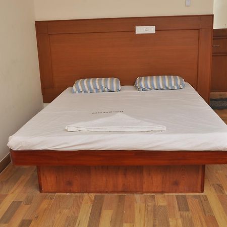 Altis Lodge Erode Dış mekan fotoğraf