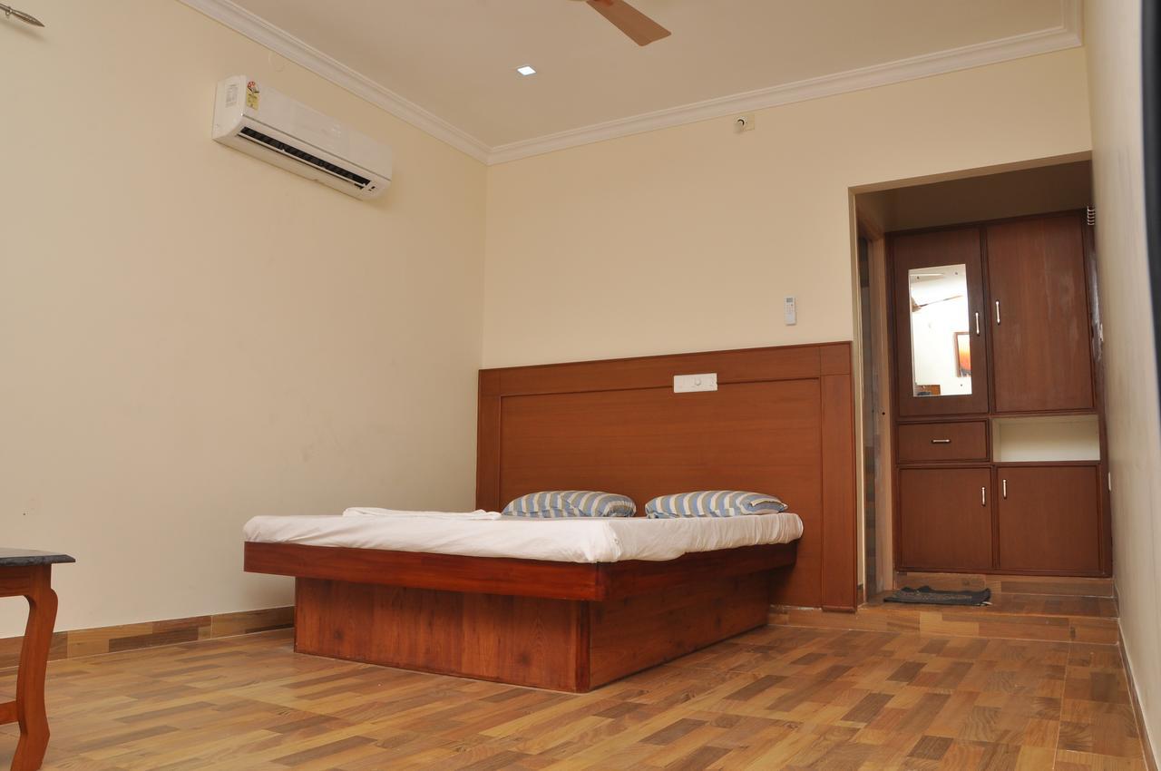 Altis Lodge Erode Dış mekan fotoğraf