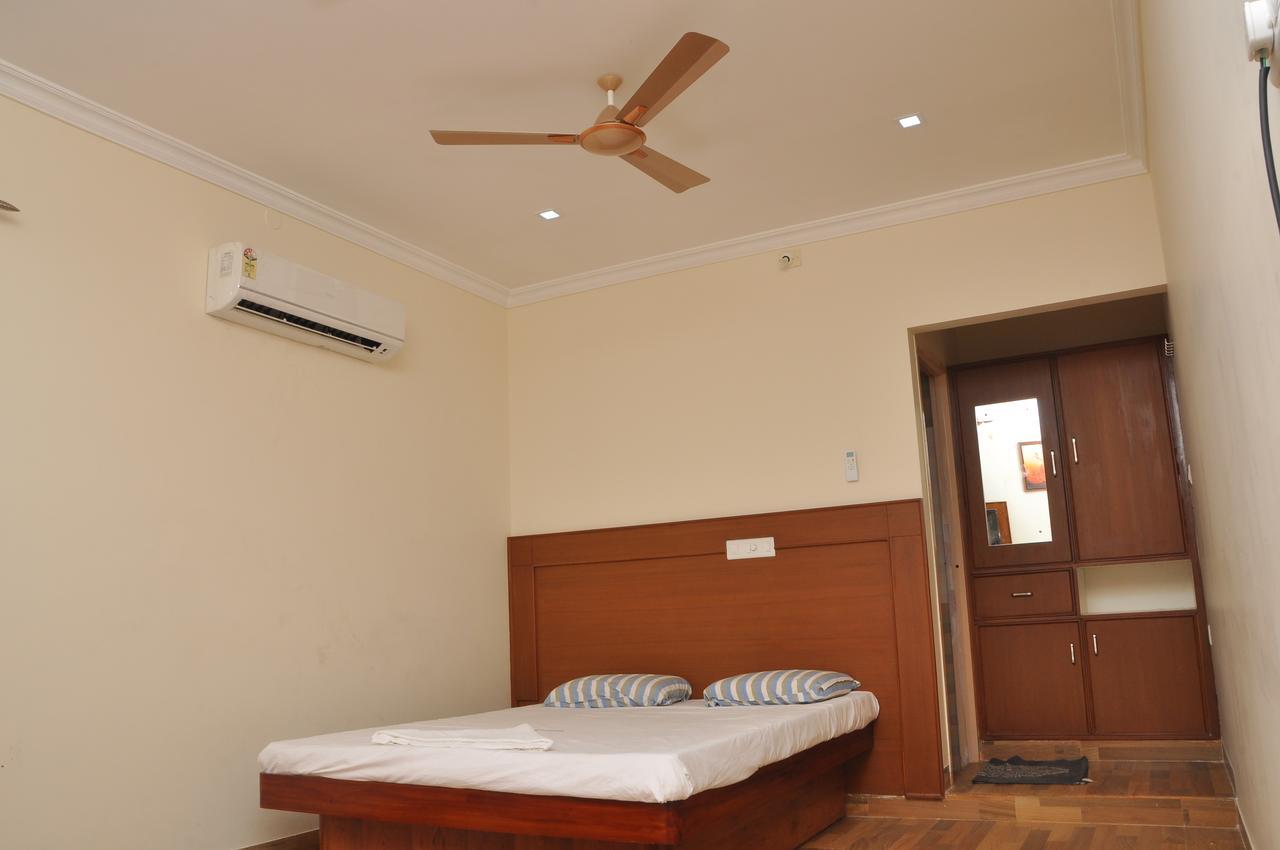 Altis Lodge Erode Dış mekan fotoğraf
